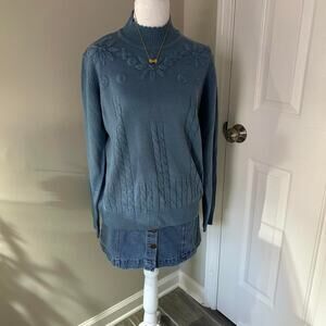 Vintage blue floral sweater